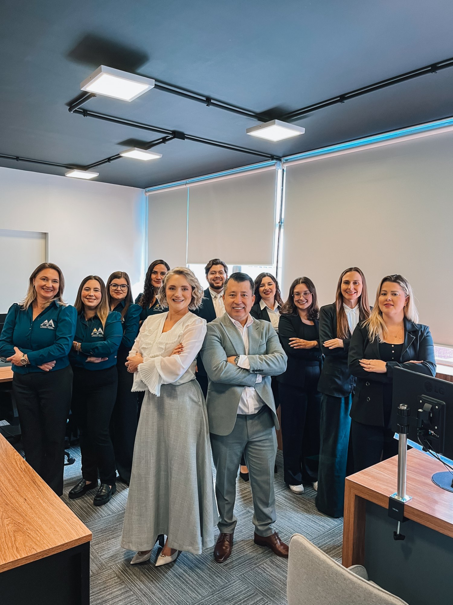 Equipe do escritório Almeida Advocacia